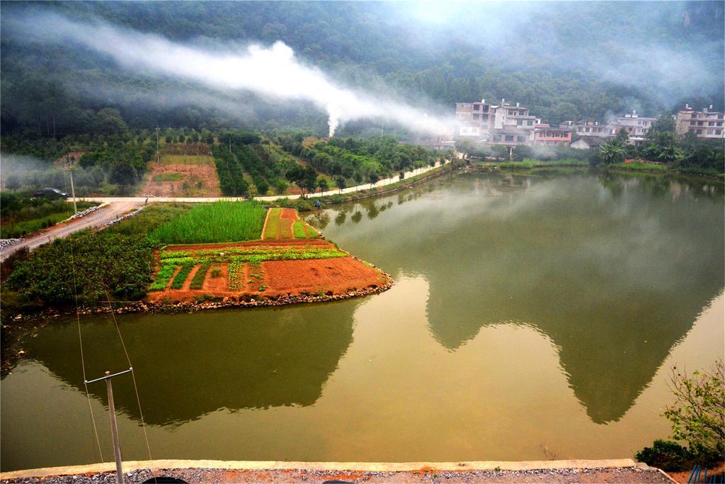 Отель Yangshuo Peaceful Valley Retreat Экстерьер фото